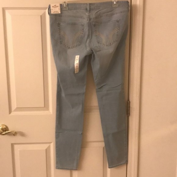 Hollister Light Wash Low Rise Jean Legging - Picture 3 of 5